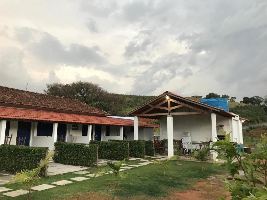 Pousada Vale Das Cachoeiras Bueno Brandão Eksteriør bilde